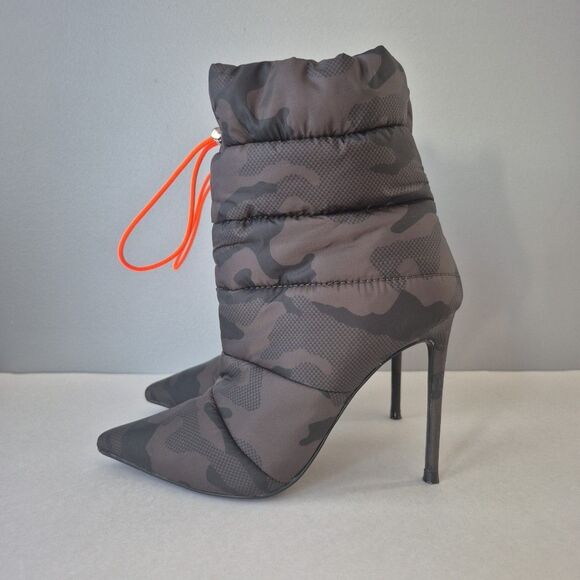 Steve Madden Green Camouflage Pointed Toe Cloak Stiletto Ankle Boots Womens 6.5M - Picture 1 of 9